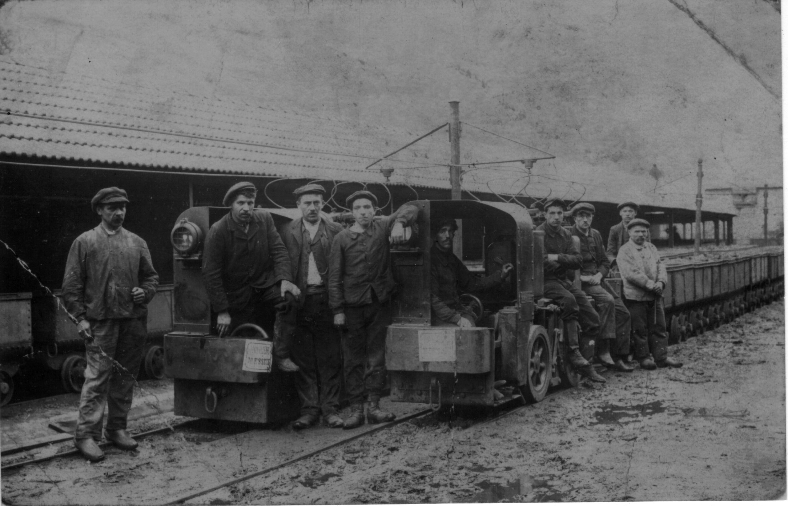 histoire du musée de la mine de Messeix-convoi de berlines en provenance de la mine