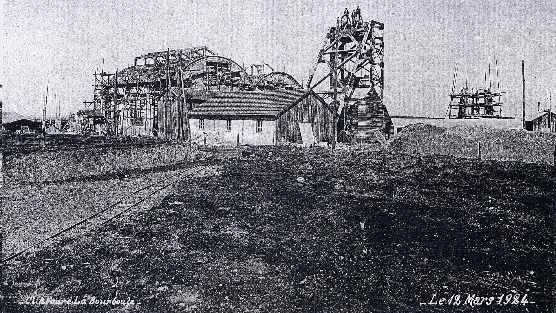 histoire-mine de Messeix -chevalement du puits Saint-Louis-