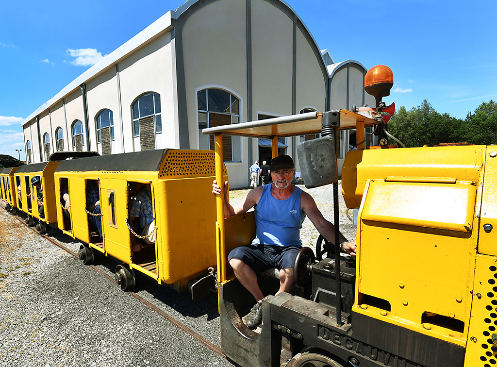 musée de la mine de Messeix - train des mineurs